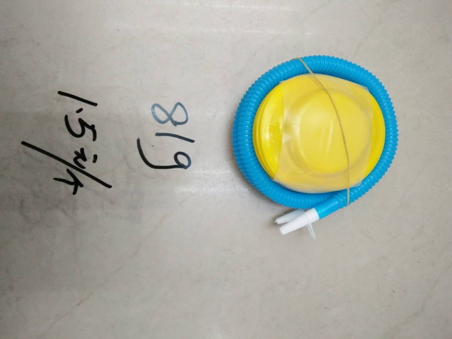 مضخة ضخ الهواء المضغوط التي تعمل بالأقدام