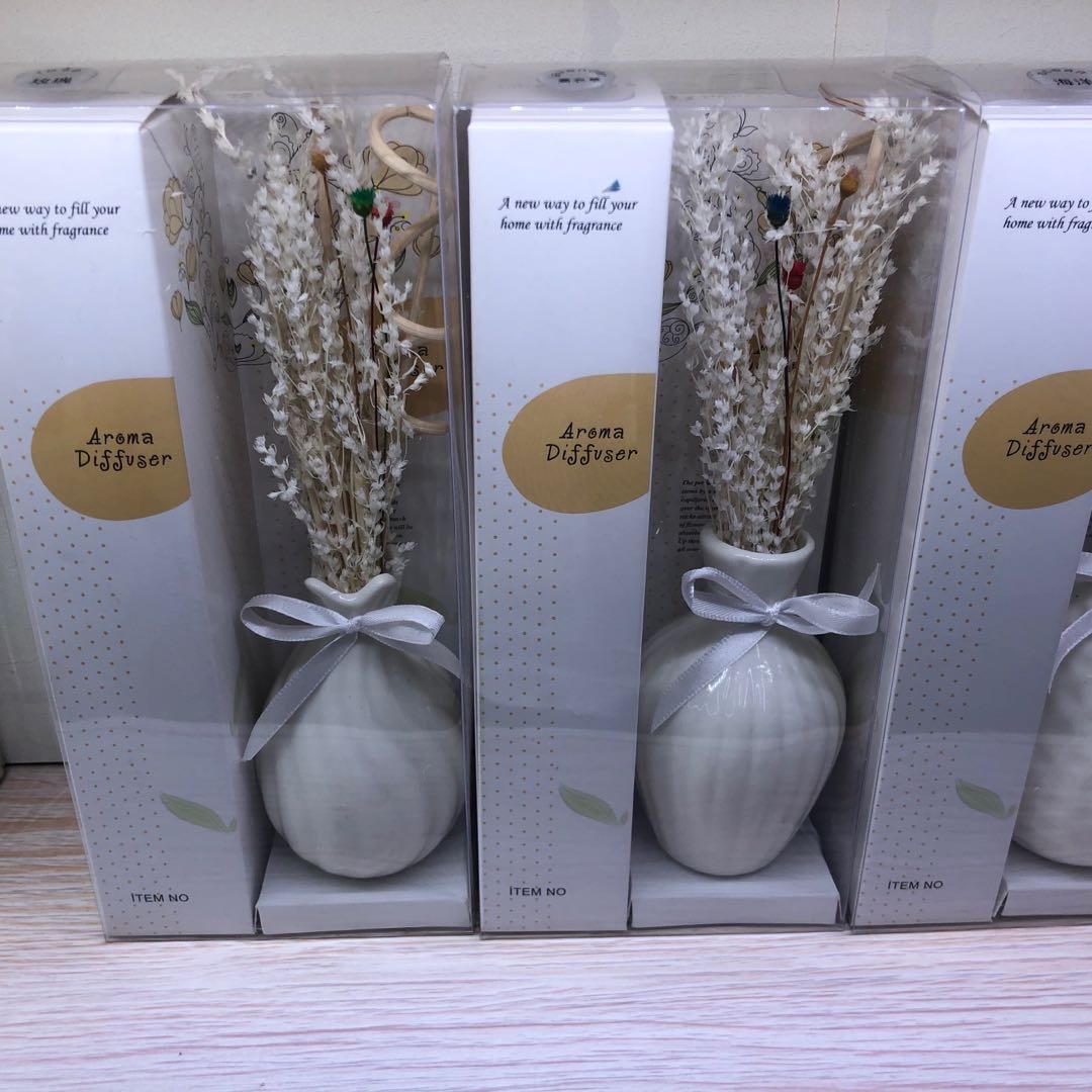 白色 香薰精油家用卧室卫生间房间空气清新剂持久厕所除香水摆件工艺品1