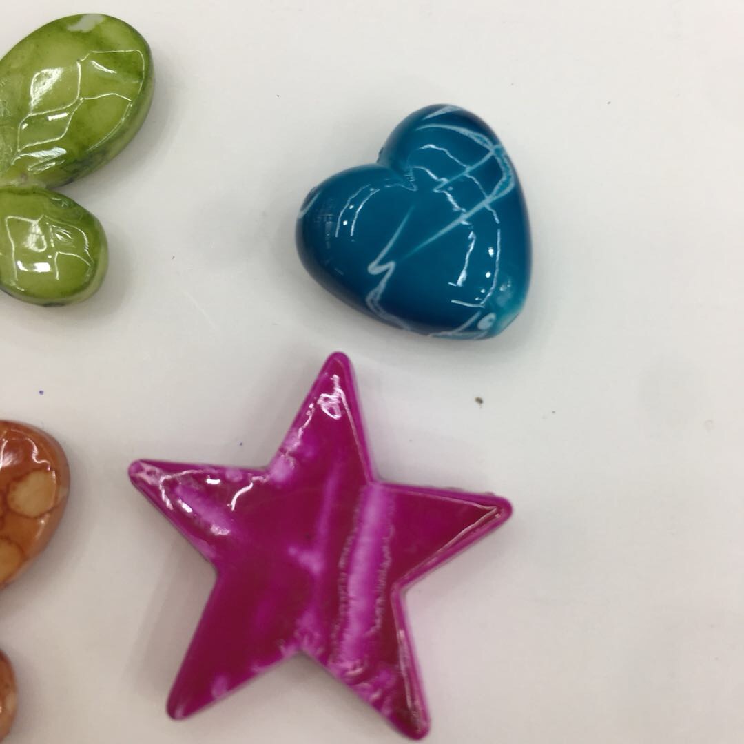 Factory direct sales of acrylic heart-shaped butterfly five-pointed star accessories Specification image