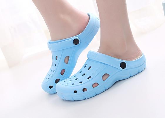 Wholesale 2020 new summer men's anti-slip beach clogs, outdoor rafting garden shoes and flip-flops Specification image