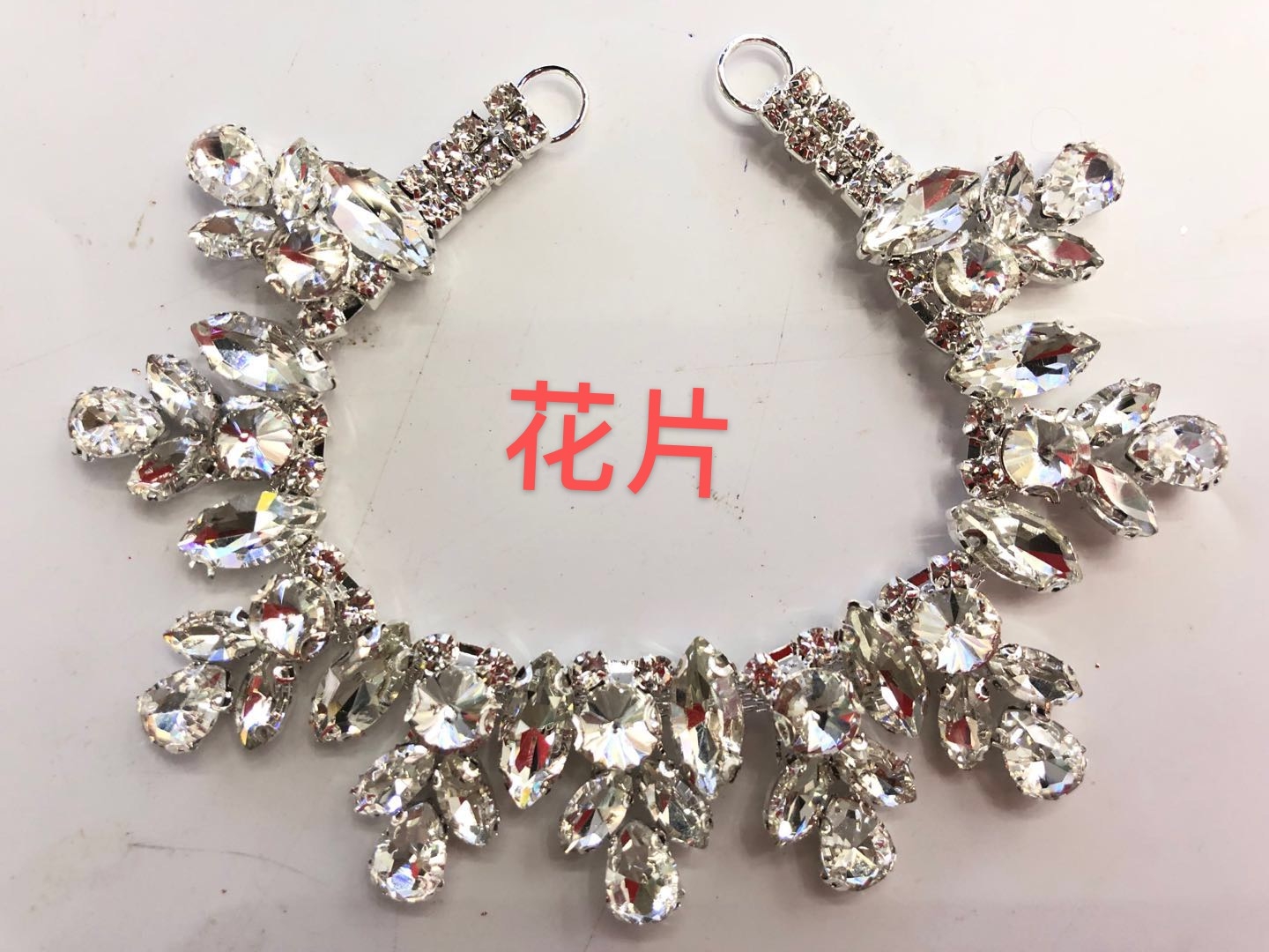 Flower piece brooch fashionable individual character is high-grade set diamond brooch decorative brooch button Specification drawing