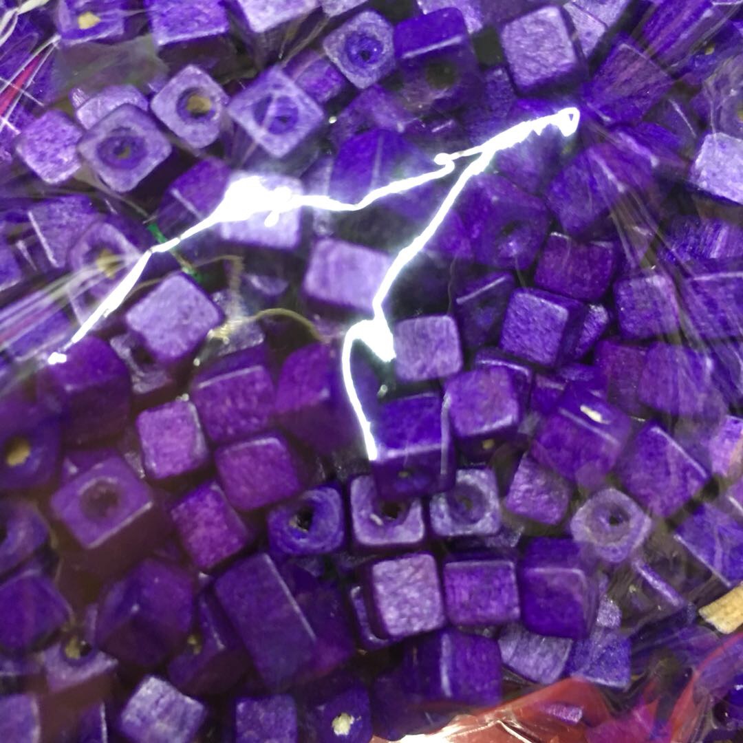 Factory direct sales of wooden dyed purple square wood bead accessories Specification image