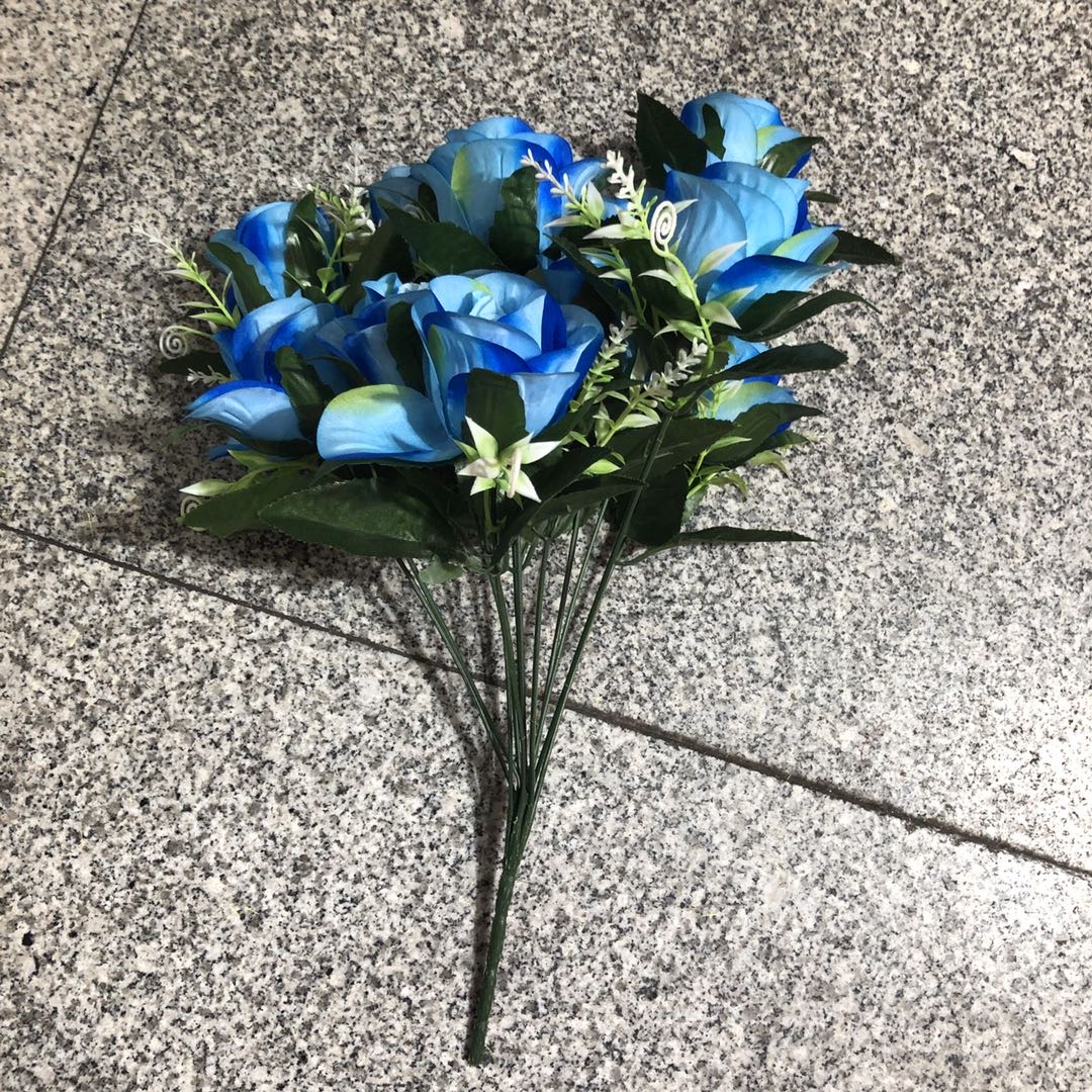 Factory direct sales of artificial flower silk fabric decoration, artificial prosperity rose flower bouquet, wedding road guide arrangement, artificial flowers 12 roses