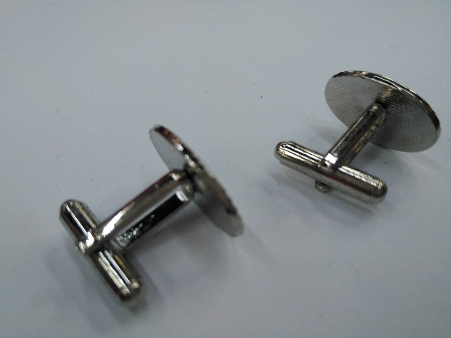 Factory direct sales of high-end suit metal cufflinks, custom-made cufflinks and buttons, factory price wholesale Specification image