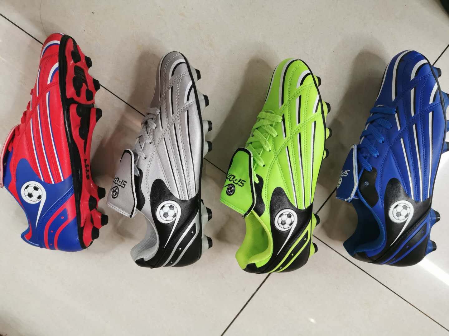 Football shoes - 02