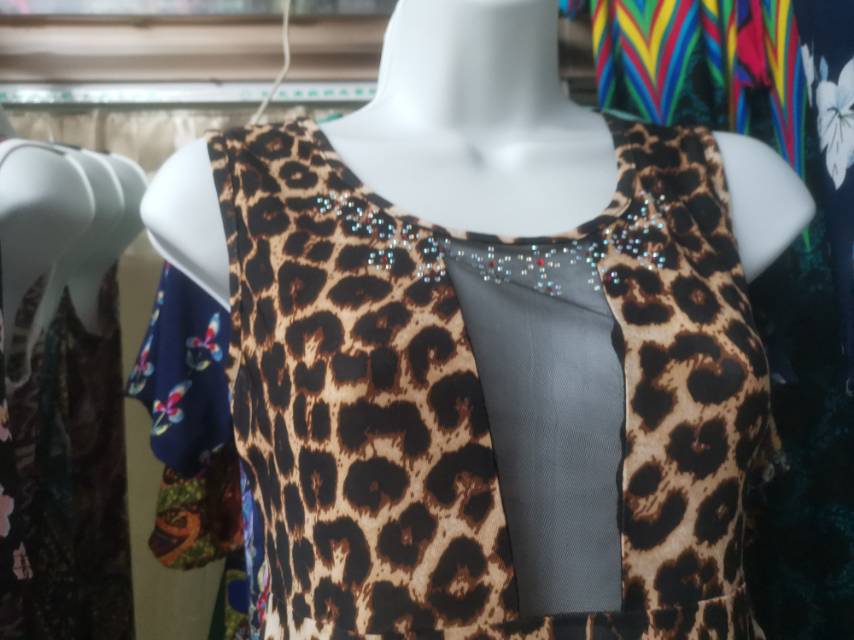 The new spring style of foreign trade women's pajamas is comfortable for home use, versatile and sexy with leopard print details Picture