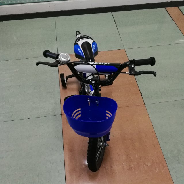 020型时尚钢架带辅助轮儿童自行车细节图