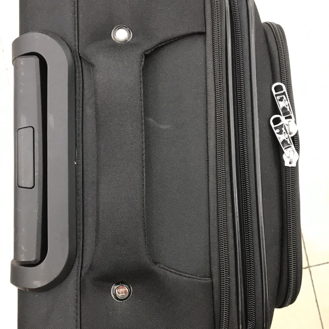 20寸黑色密码行李箱拉杆箱旅行箱产品图