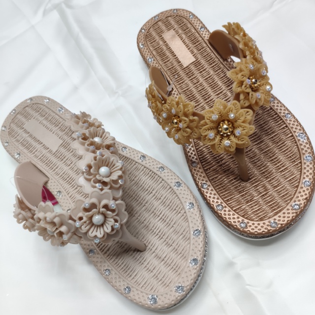 Flip-flops women wear flip-flops in summer girl heart flip-flops beach flip-flops beach flip-flops holiday flip-flops