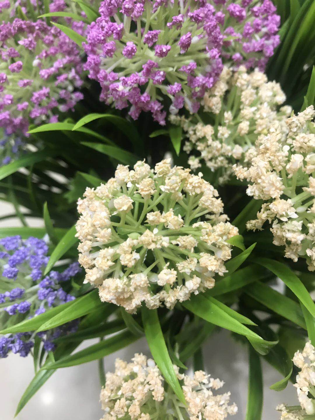 Yiwu Lili Flower Shop offers wholesale of 7-head Polish Hydrangea foam artificial plants Specification image