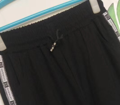 Summer thin, high-waisted, loose-fitting women's pants are fashionable details Picture