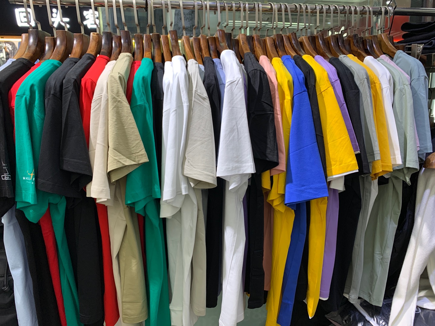 Clothing Style Store describe pic - 3