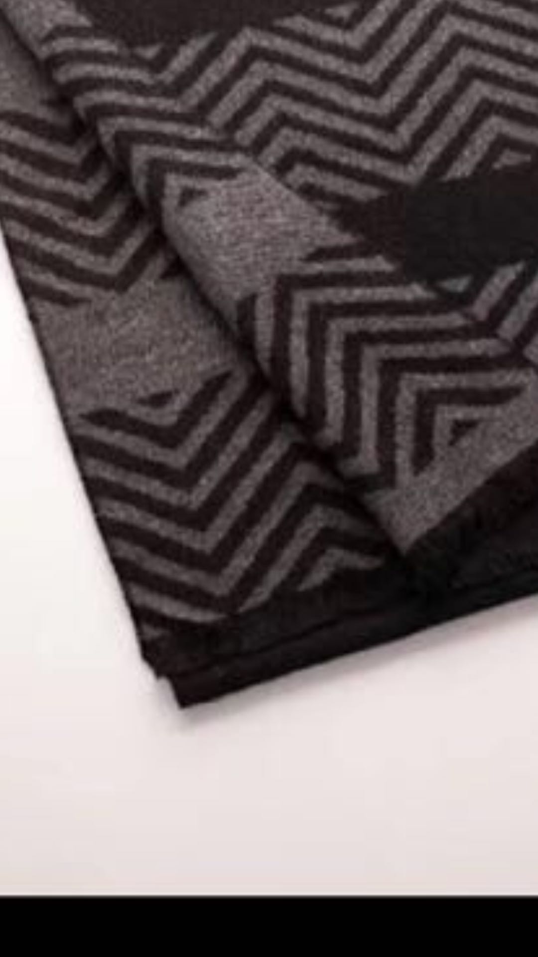 Men's British Style Fashion Trend With Warm Wavy Striped Jacquard Scarf Specification drawing
