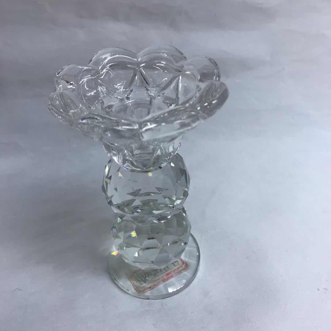 厂家直销佛前家用灯座透明人造水晶花烛台





烛台2，国际商贸城D区三楼7970摊位美龙水晶四街