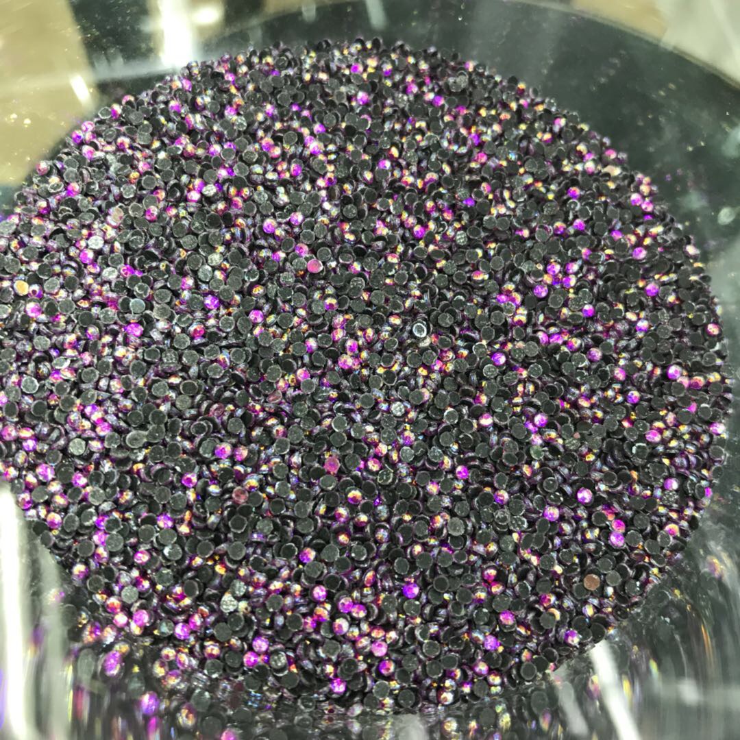 烫钻粉紫色光芒璀璨可贴于鞋面装饰创意十足