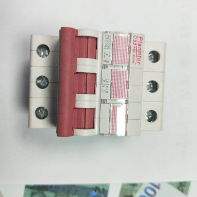 厂家直销红色高品质空开小型塑壳断路器