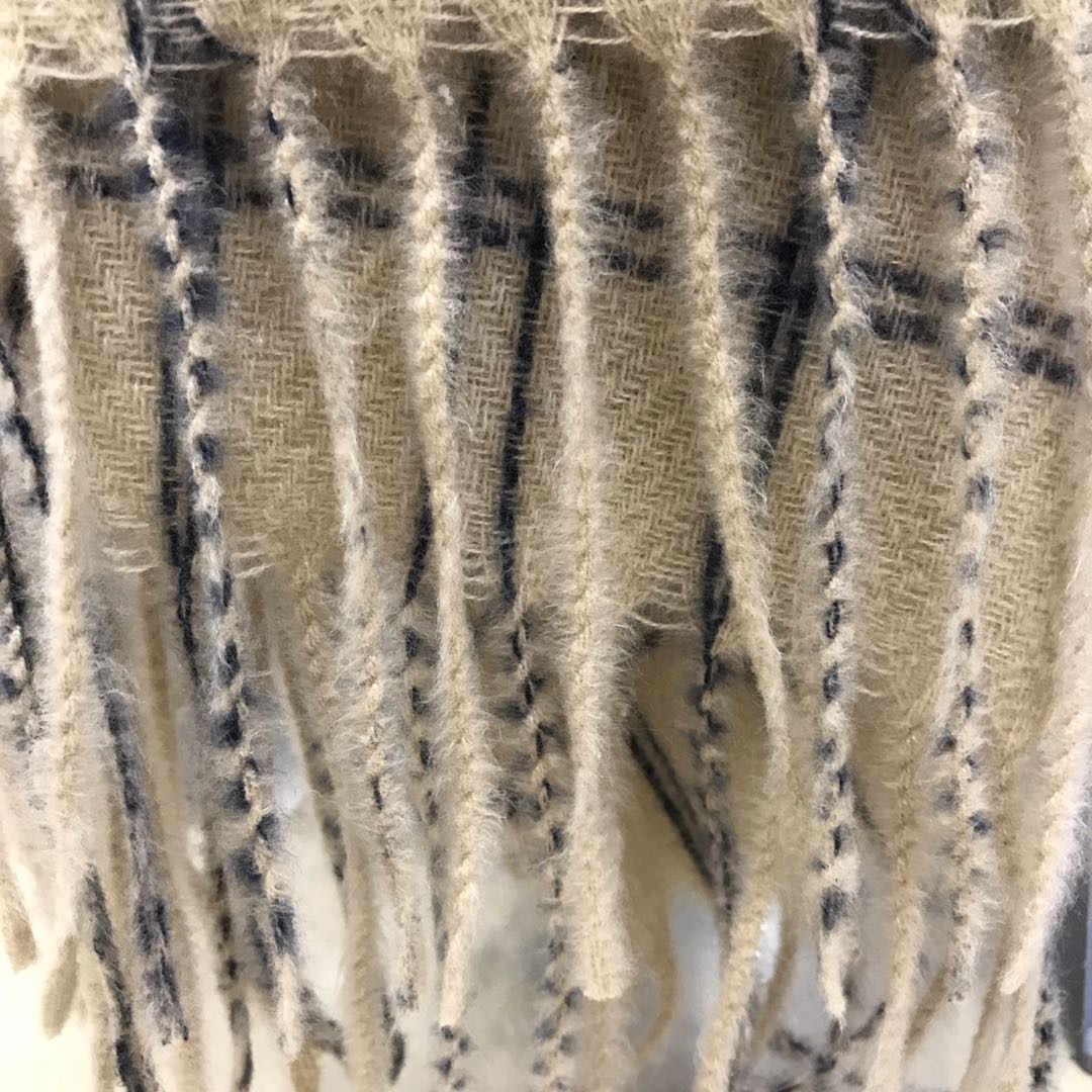 Manufacturers Direct Sales Autumn Winter Europe And The United States Fashion Trend New Plaid Beige Fringe Women's Scarf Specification drawing