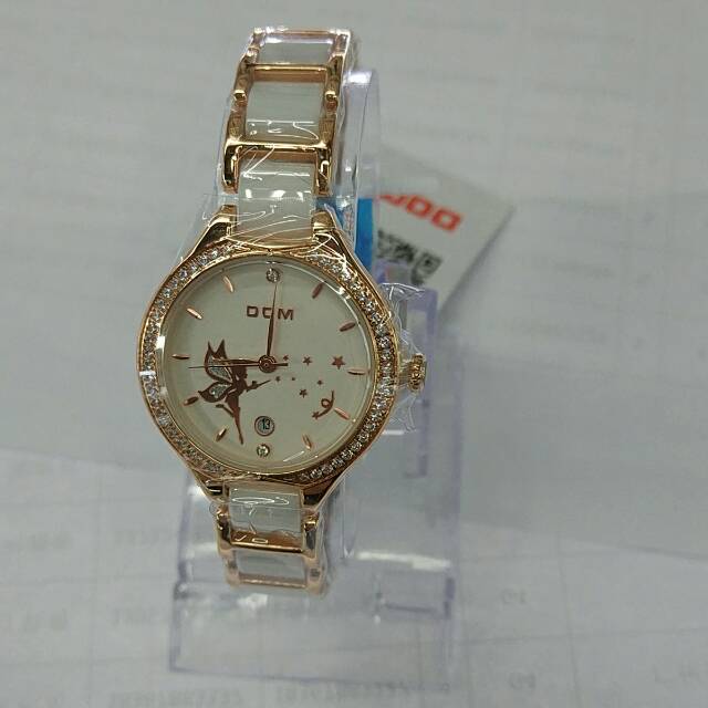 A high-end women's watch with water resistance, fashionable new Korean version, trendy and simple style, a popular student women's watch on Douyin