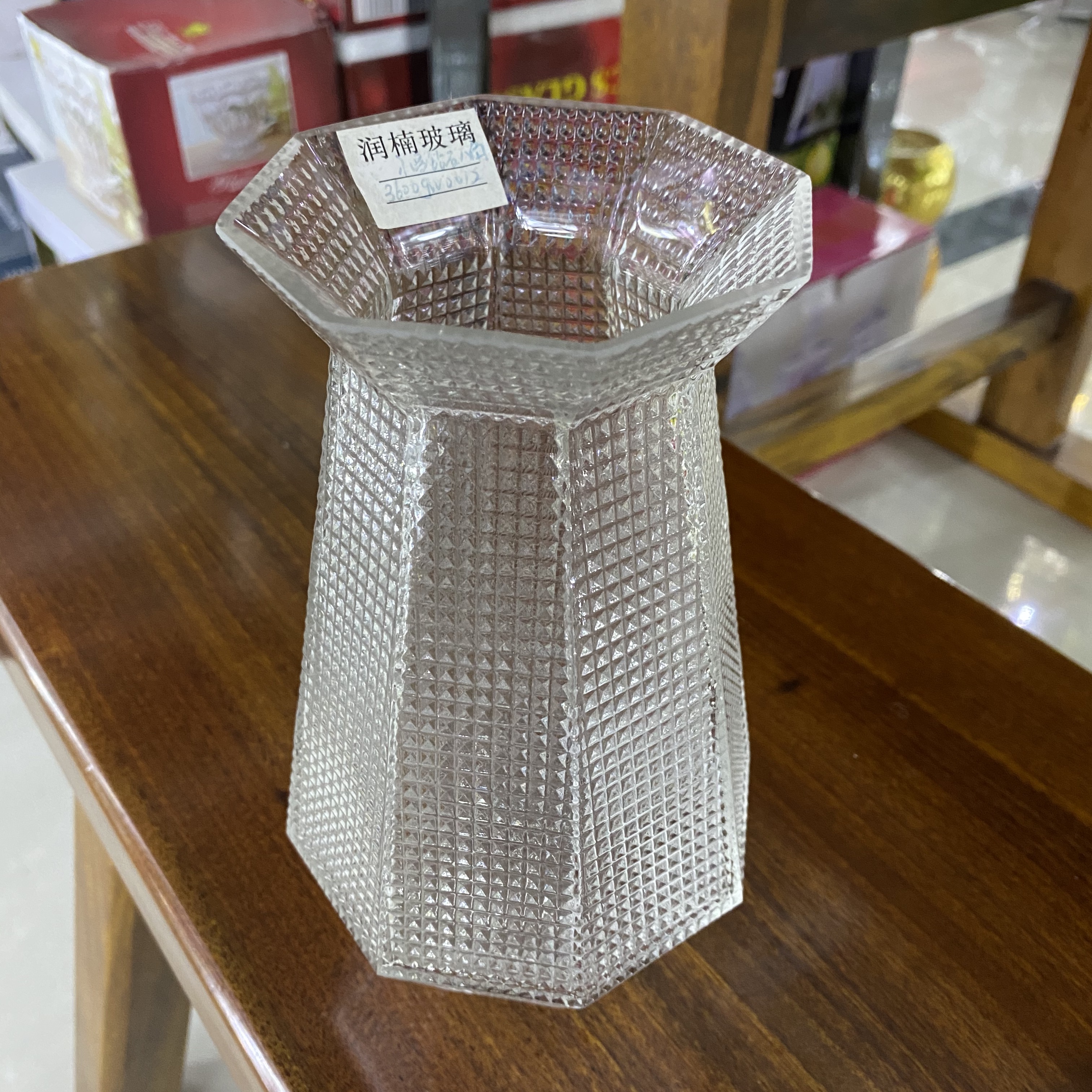A simple European style metal cold grey copper ring transparent glass vase sample room living room dry flower arrangement bottle decoration