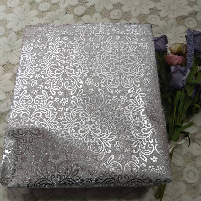 Exquisite non-woven fabric handbags, golden onion film handbags, paper bags, gift bags, the latest models of 2020, popular bestsellers details Picture