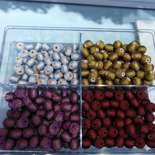 Plastic Christmas thread beads thumbnail