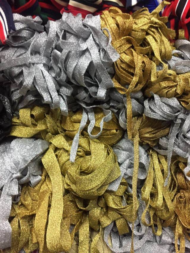 镭射片/双色水钻/pvc充气沙发/龙虾扣配件/穿戴式甲片产品图