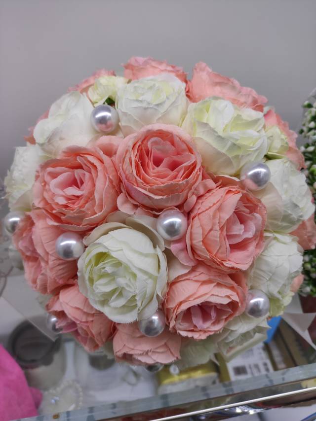 Factory direct sales of Korean-style hand-held bouquets, fabric flowers, artificial flowers, wedding hand-held bouquets, only Love