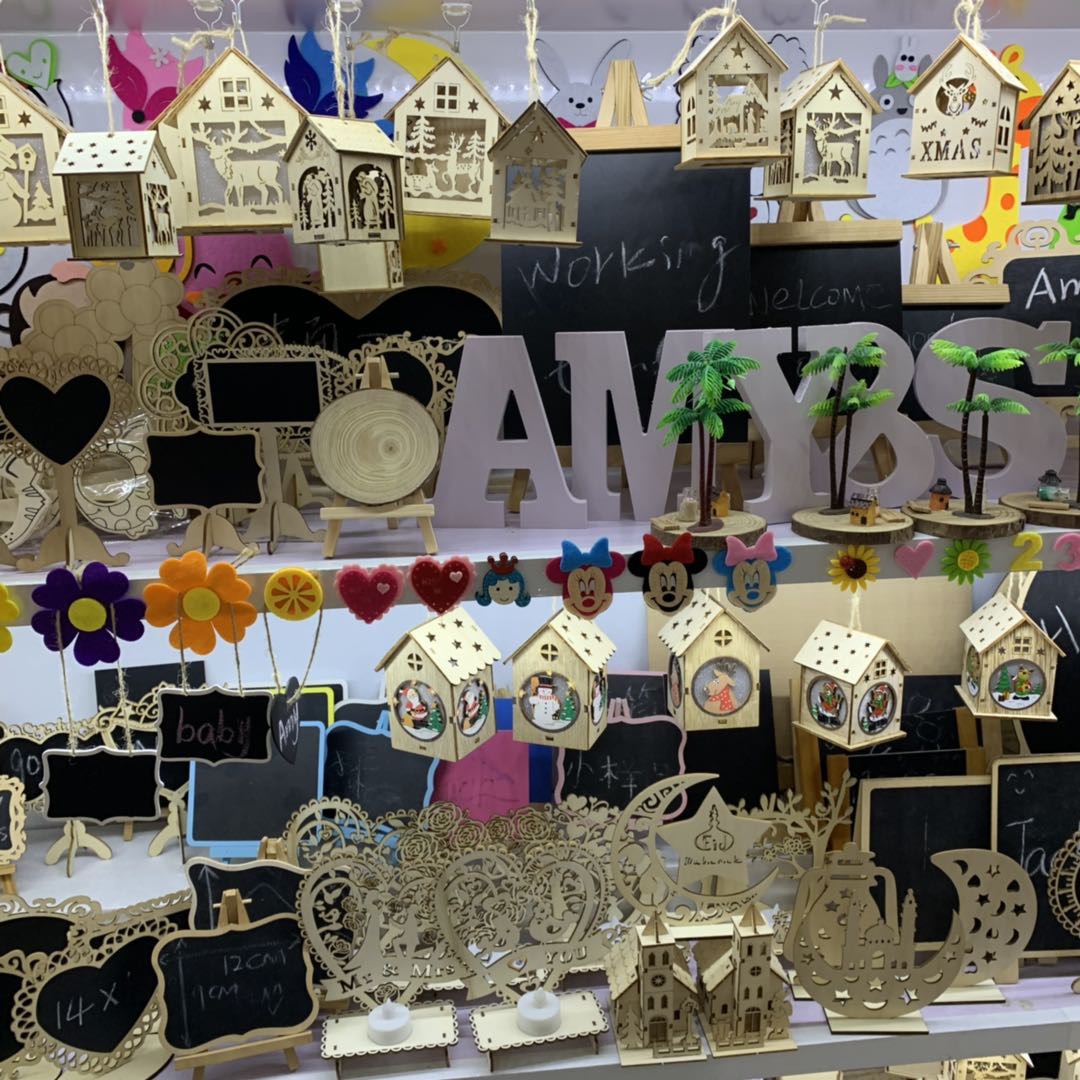 Yiwu Luni Handicrafts Factory describe pic - 1