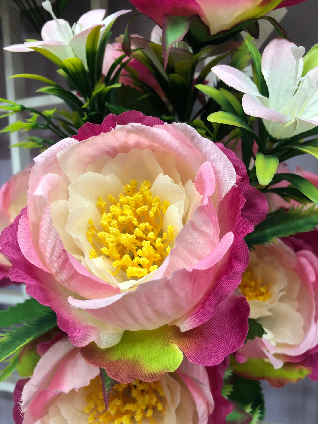Yuxin Flower Shop 12-head non-woven fabric Yingyu Rose Factory Direct Sales 111 Specification image