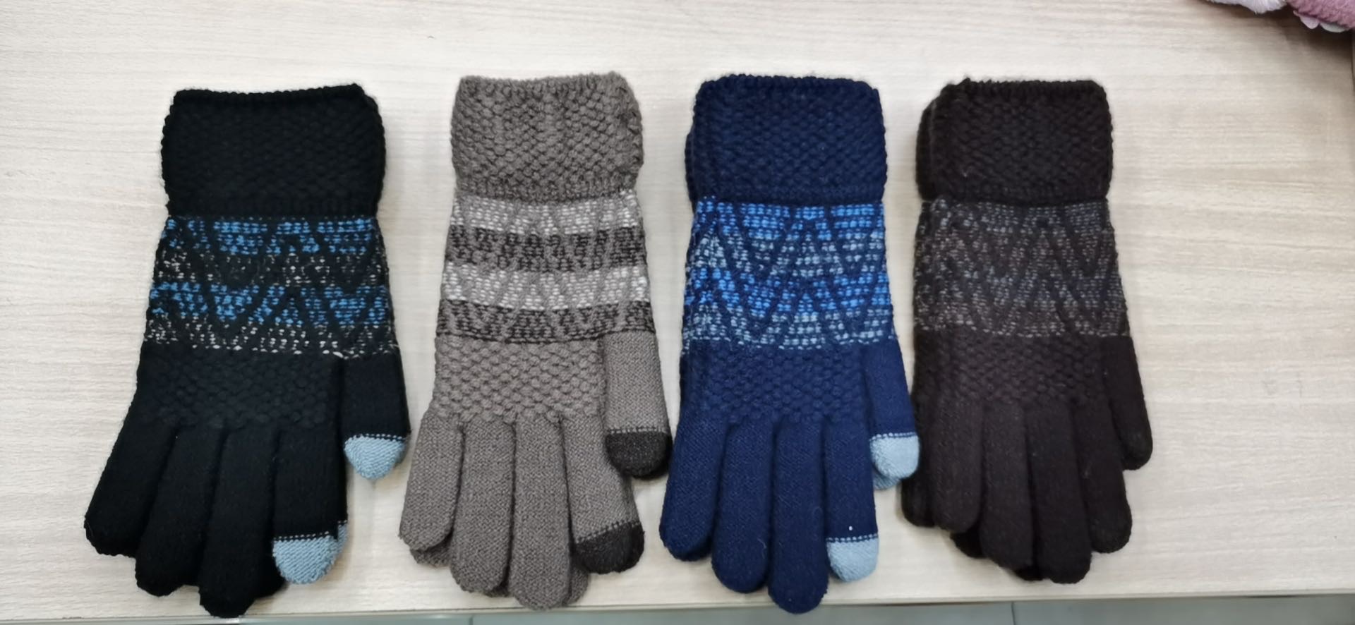 秋冬季韩版可爱学生针织毛线加厚加绒保暖手套触屏细节图