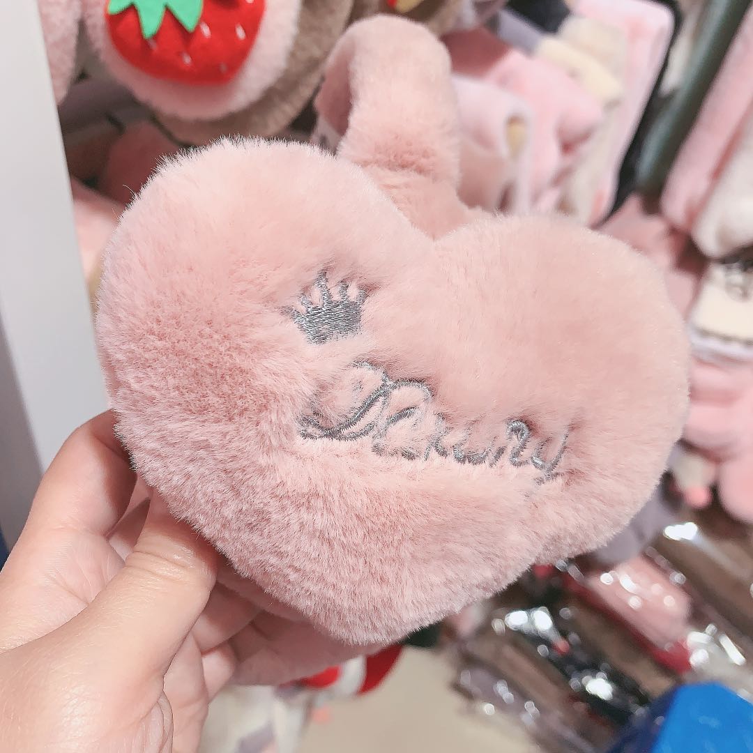 韩版爱心英文毛绒可爱卡通耳罩保暖儿童耳套多色细节图