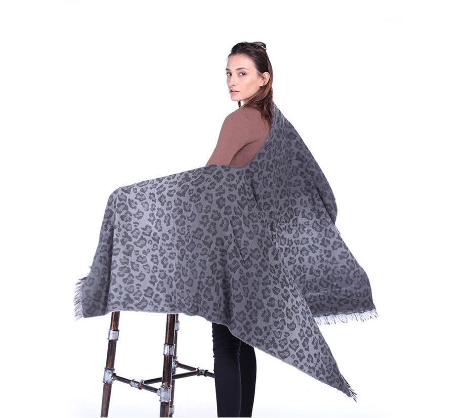 European And American Fashion Leopard Print Creative Scarf Korean Version Of Casual Beach Sunblock Temperament Shawls details Picture