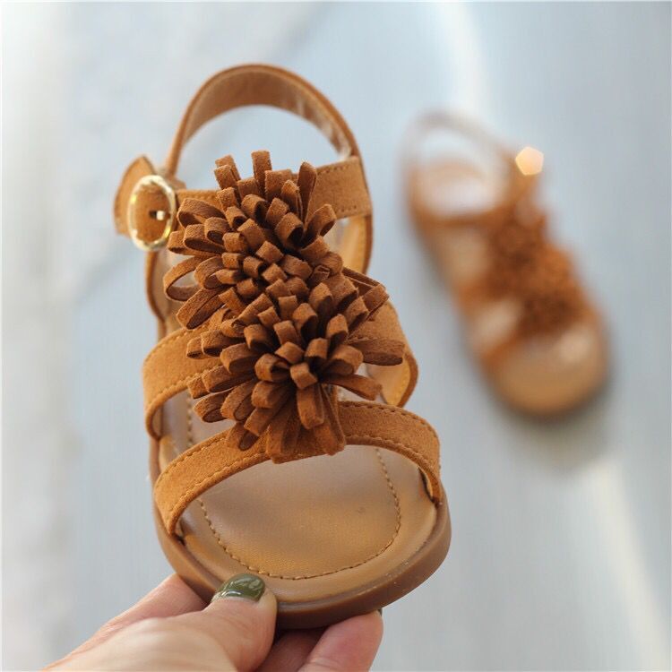 Summer children's shoes cute ring when when baby princess shoes Korean version of girls flower suede sandals