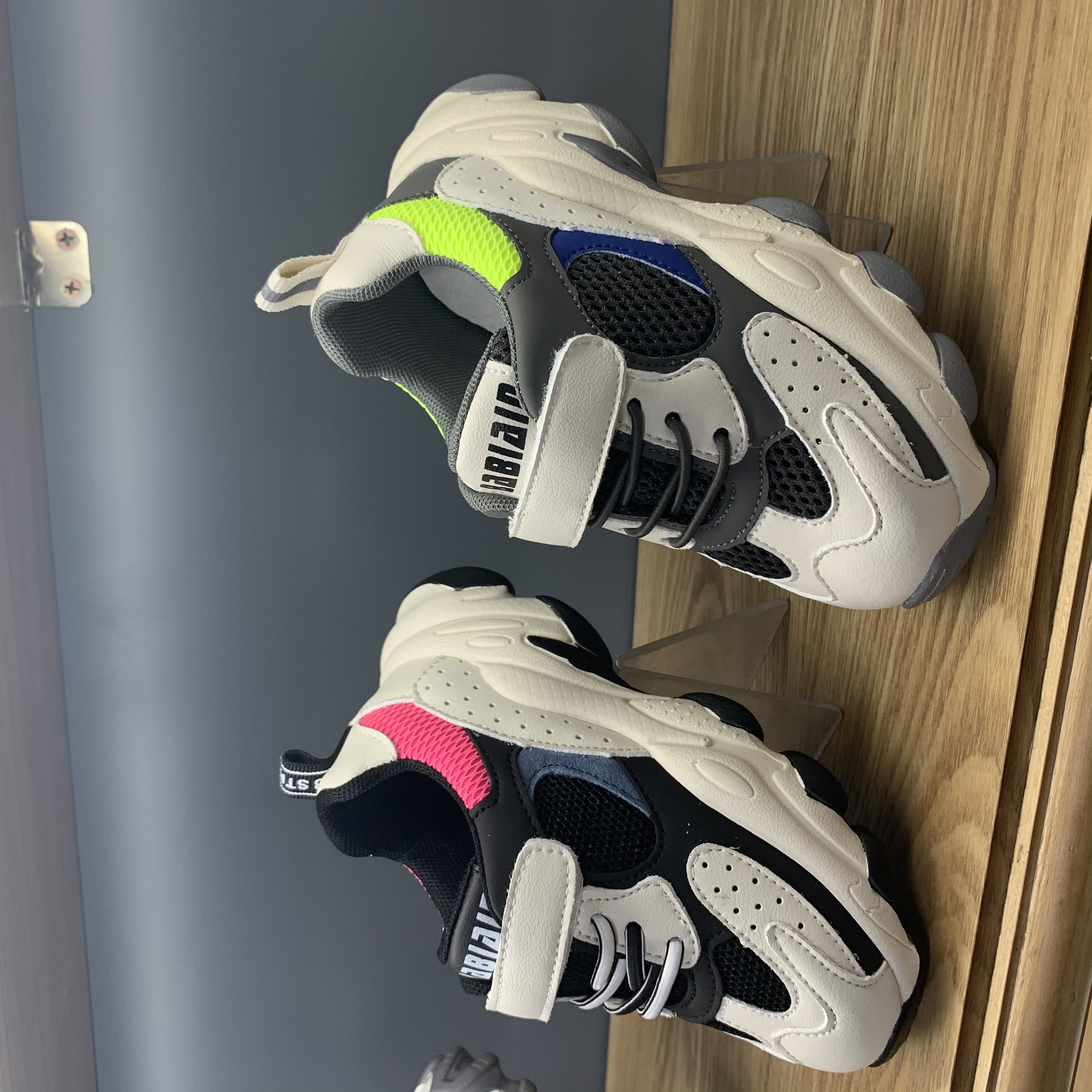 2020春款儿童网面透气运动鞋