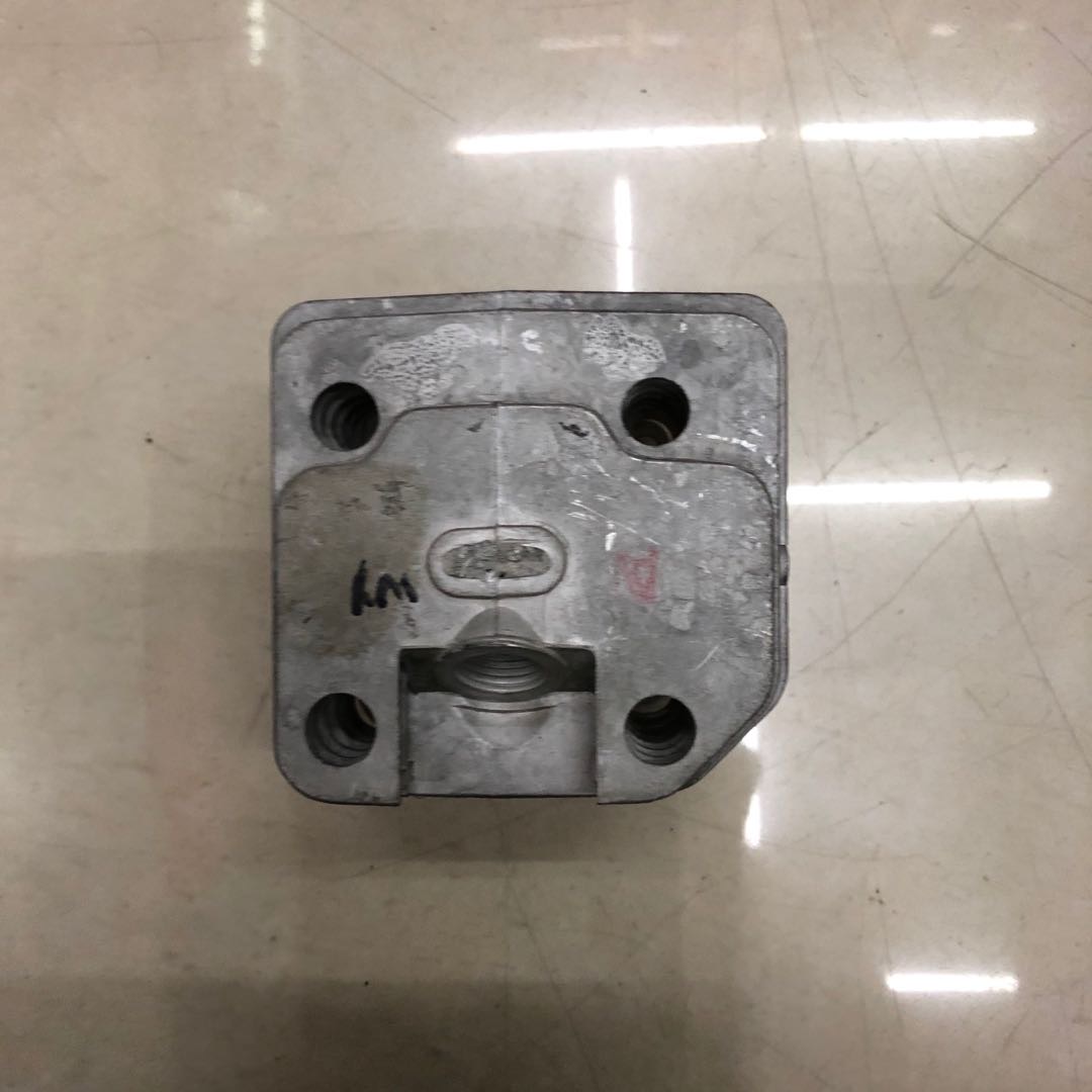 气缸割草机油锯气缸园林工具配件产品图