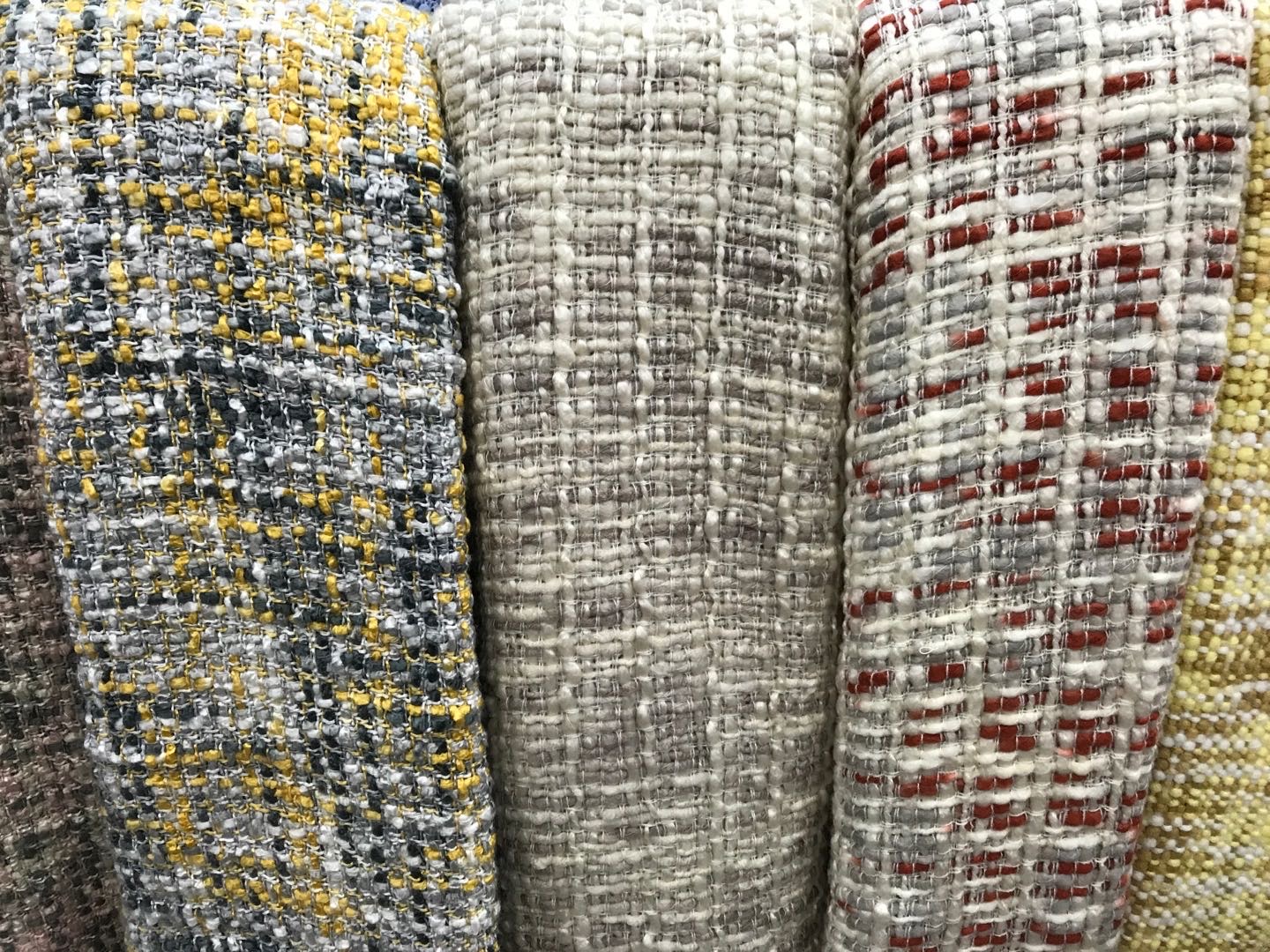 Coarse Woven Mixed Colour Super Flexible Chemical Fibre Blanket With Fringe details Picture