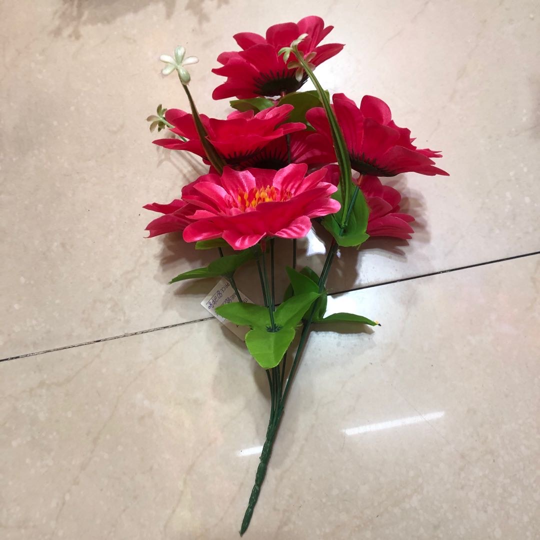 Wholesale of red artificial flowers, artificial plant vases, flower arrangements and floral art works is available