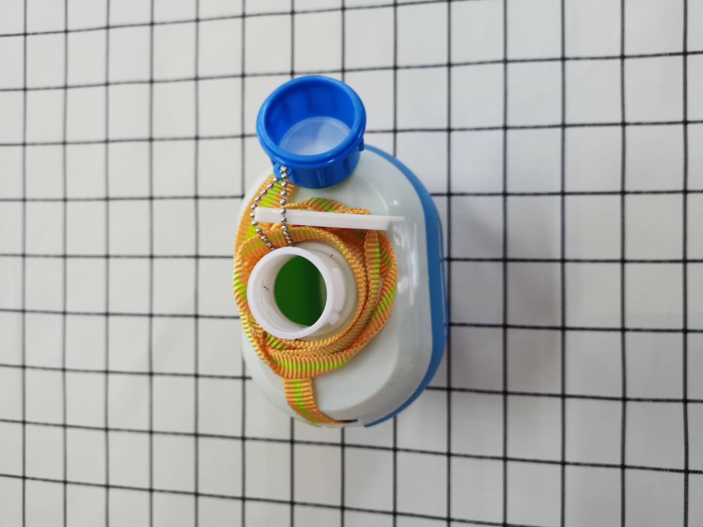 Children's water cups, summer kindergarten anti-drop straw cups, creative cups for primary school students details Picture