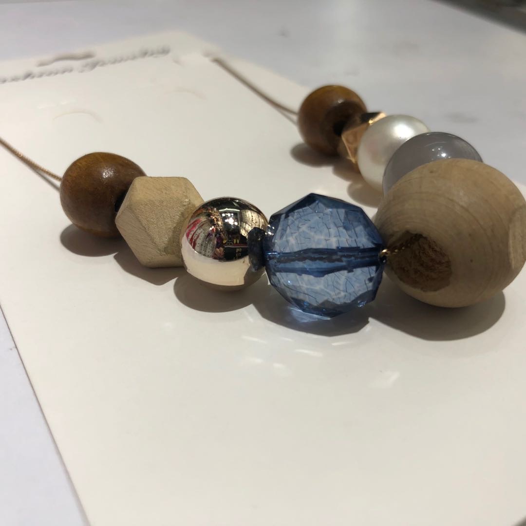 Factory direct sales of wooden bead necklaces and acrylic necklaces Specification image