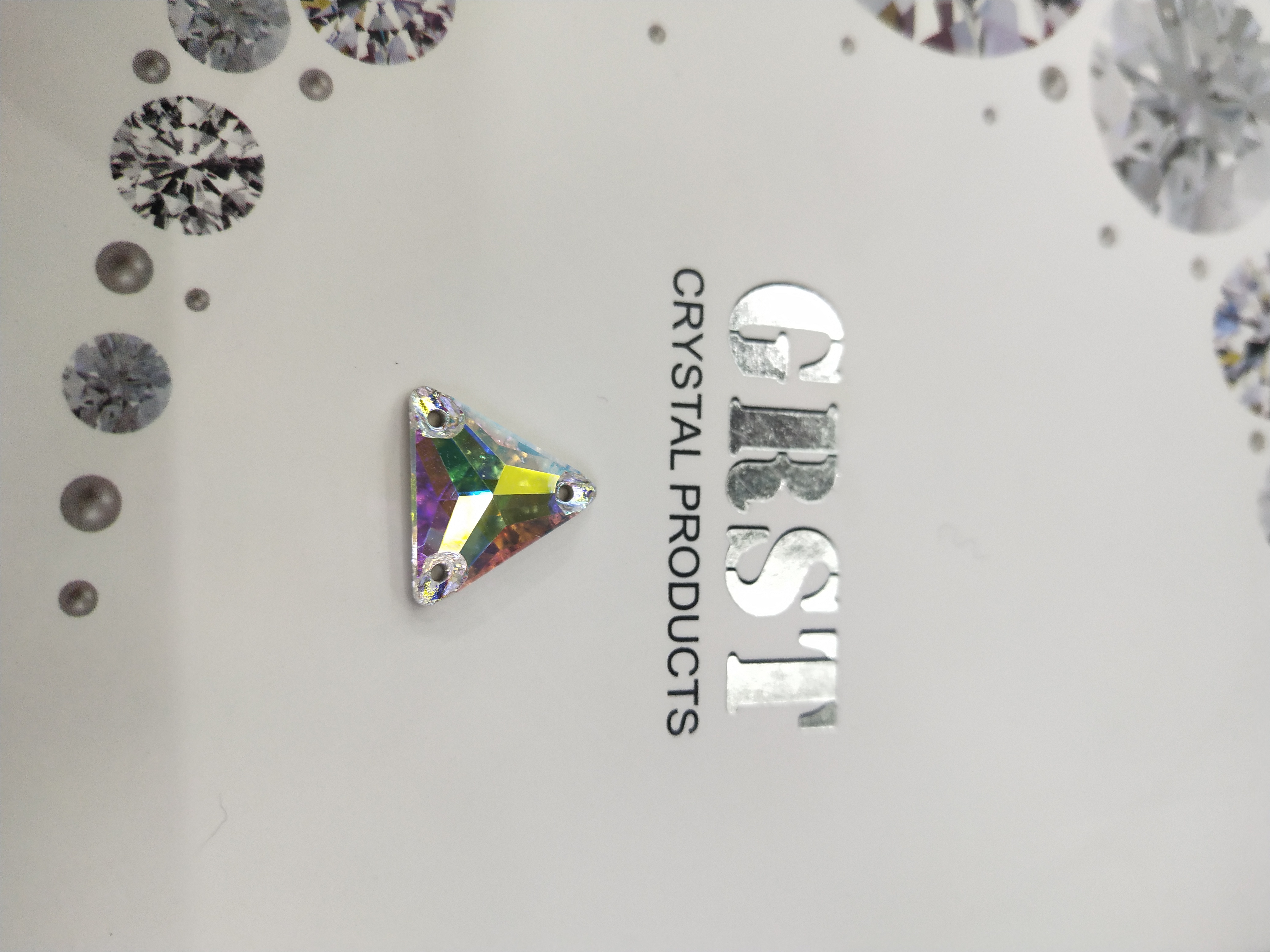 Grister DIY high-end handcrafted beaded clothing accessories, crystal triangle hand-sewn diamond sweaters, necklaces, car pendants materials