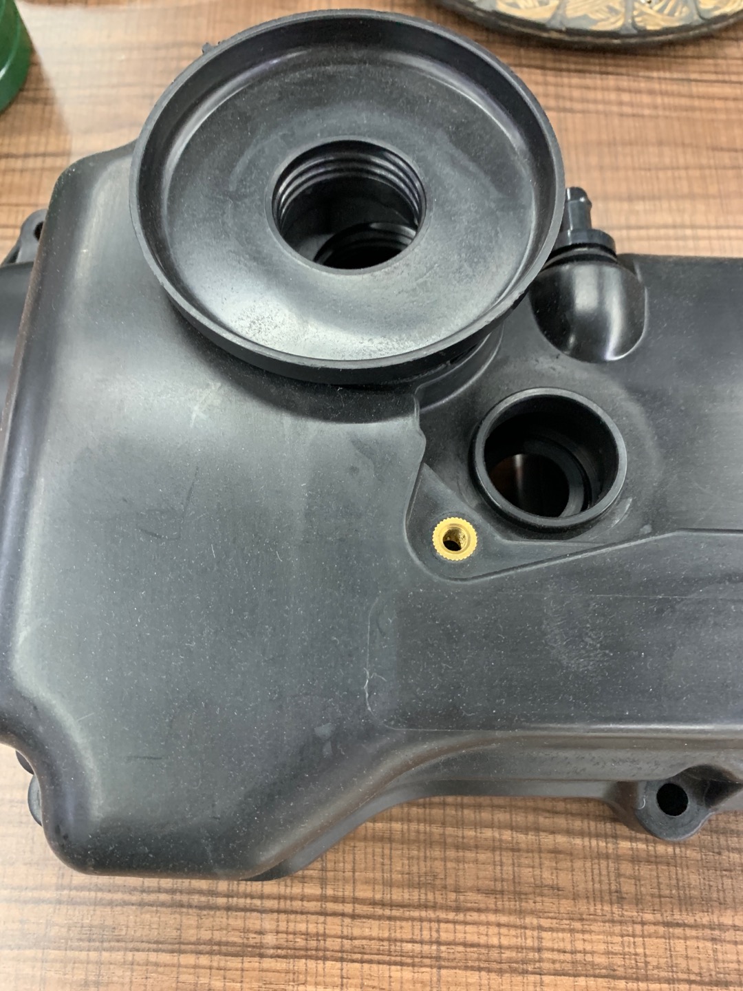 Auto Parts Auto Valve Chamber Cover Engine Cylinder Head High Quality details Picture