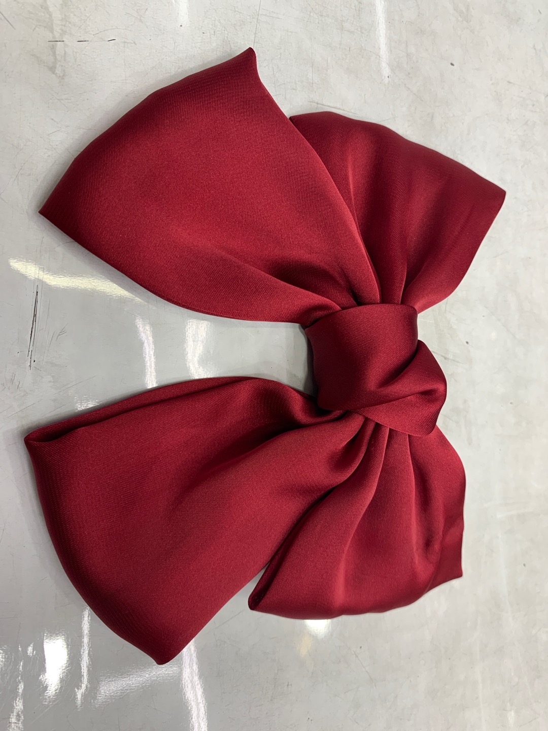 New silk satin fabric bow red hair clip for girls' fashionable headwear
