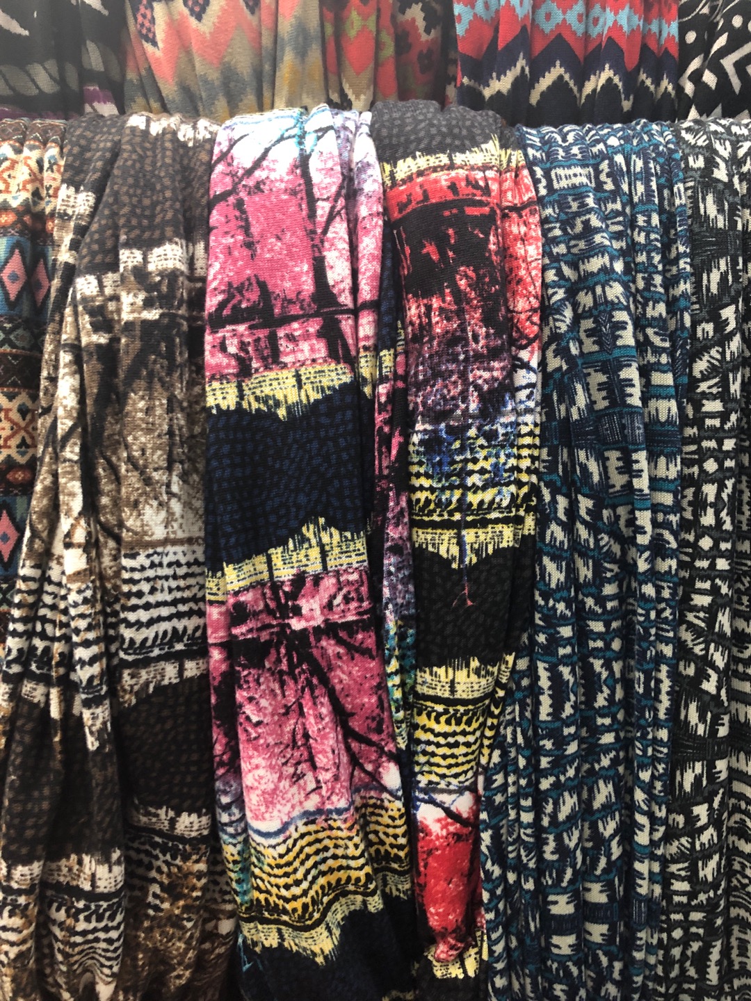 Stylish, Fresh, Soft, Delicate, Floral-Rich Flannel Fabric Specification drawing