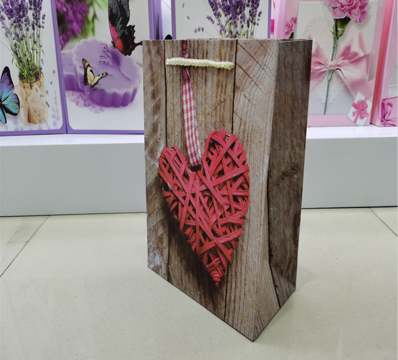 Factory direct sales of exquisite wedding gift bags, wedding candy bags, souvenirs, Valentine's Day handbags, and paper bags in stock Specification drawing