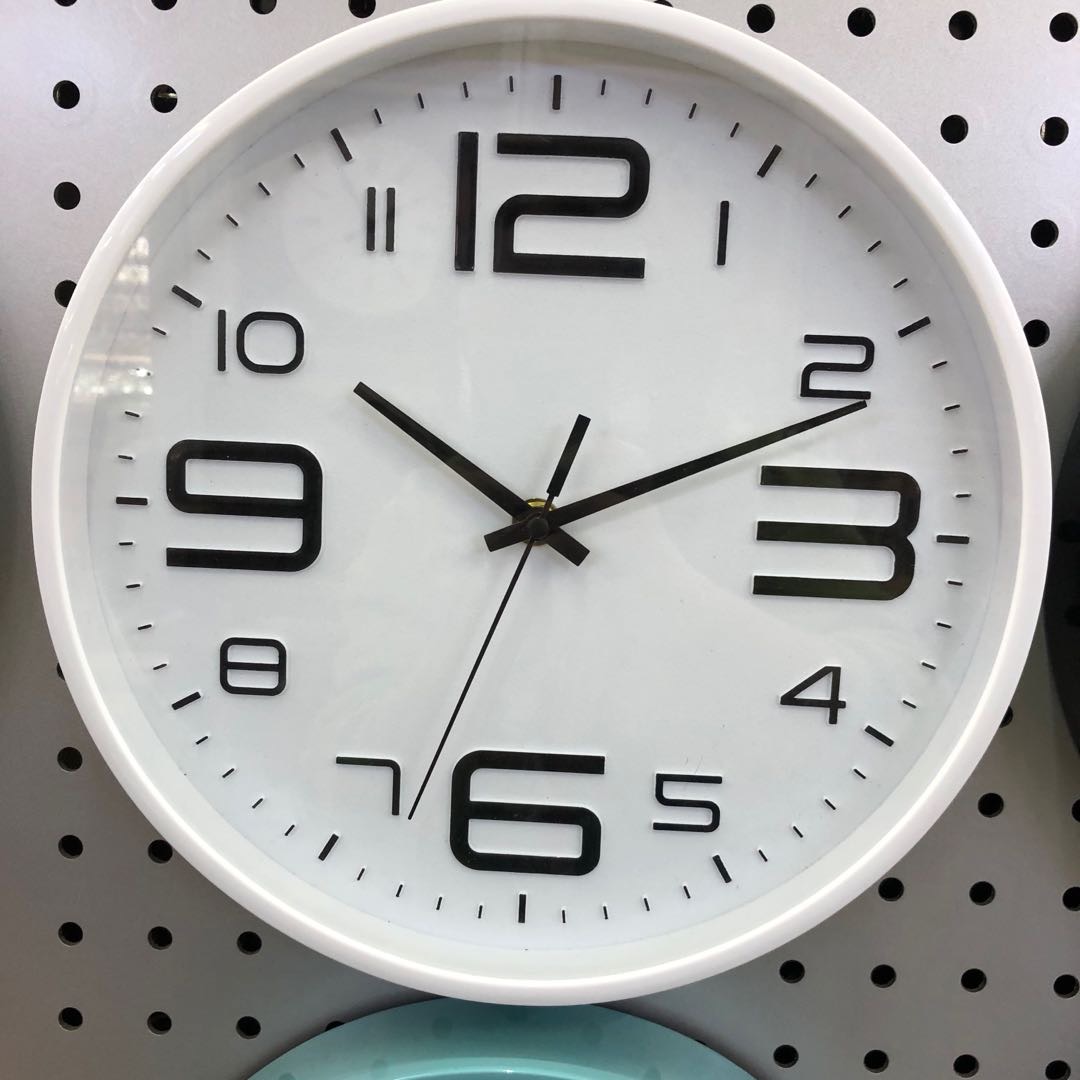 Silent wall clock no punch living room table Fashion modern creative atmosphere wall clock kitchen wall table
