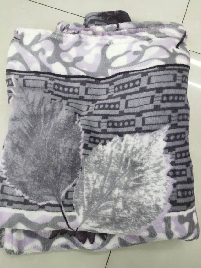 Floral-Patterned Fleece Blanket Specification drawing