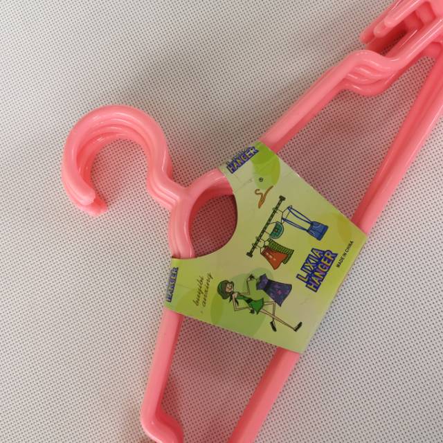 新款晾衣架室外防滑衣架彩色家用塑料衣架