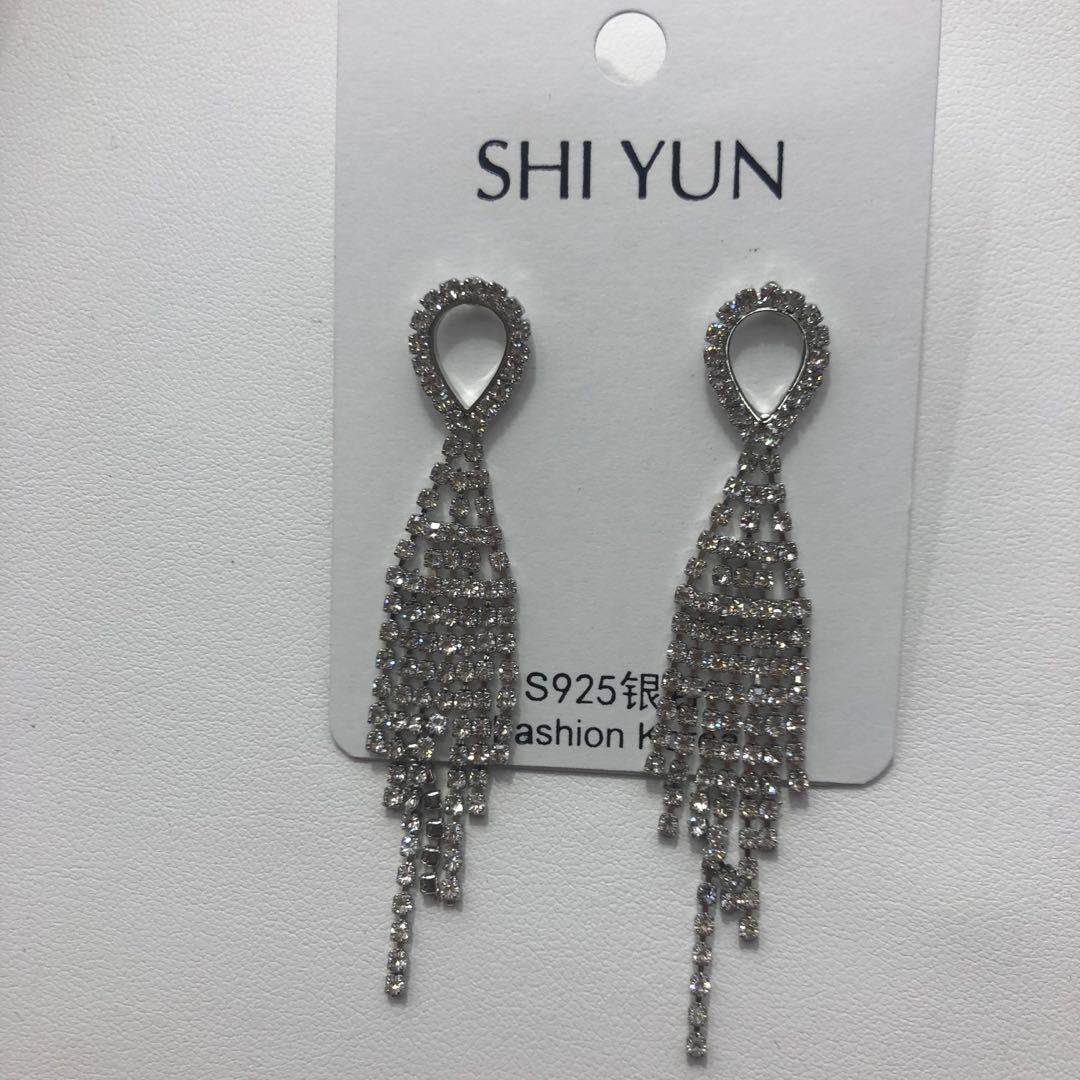 韩版大气长款流苏耳钉水钻超闪气质晚宴款耳环产品图