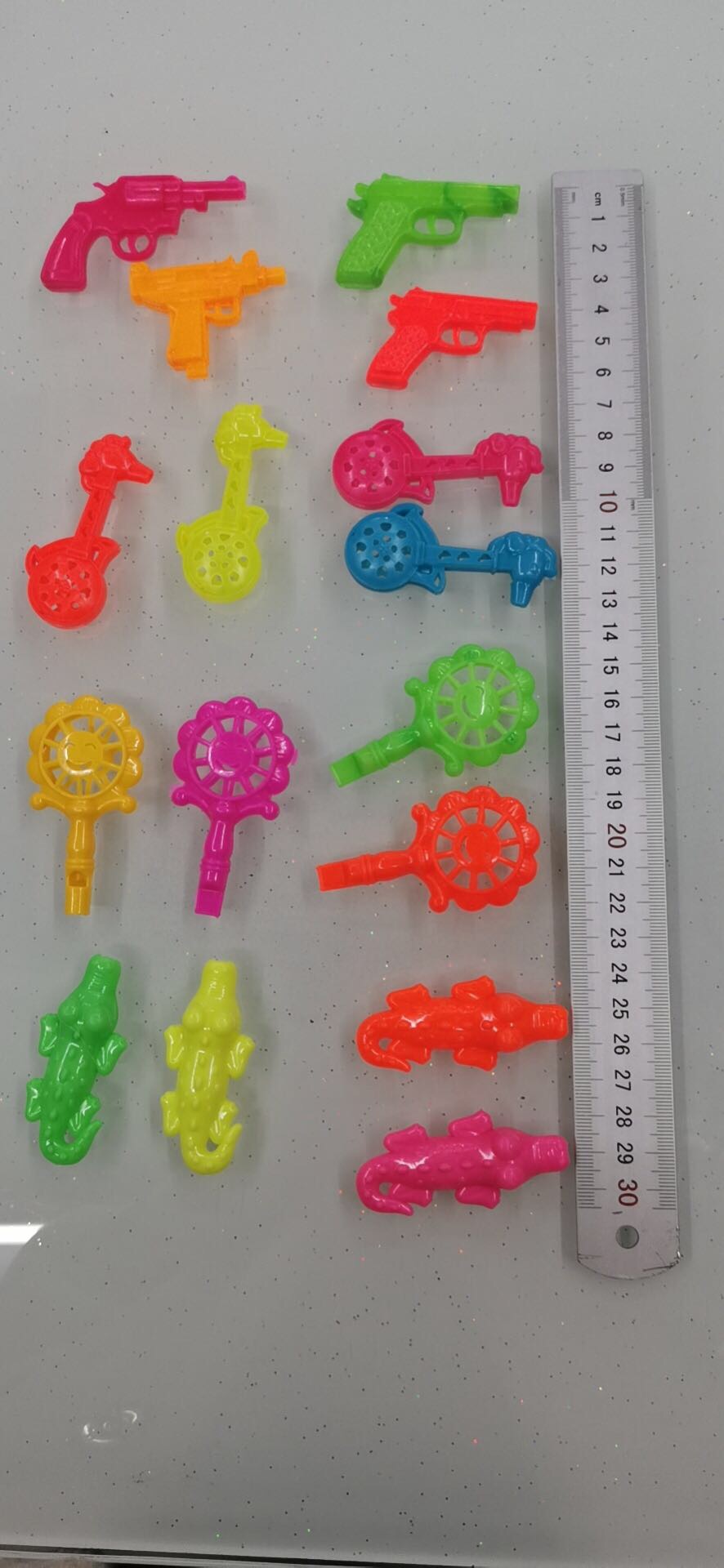 塑料玩具儿童口哨小枪哨子鳄鱼吹哨子儿童玩具产品图