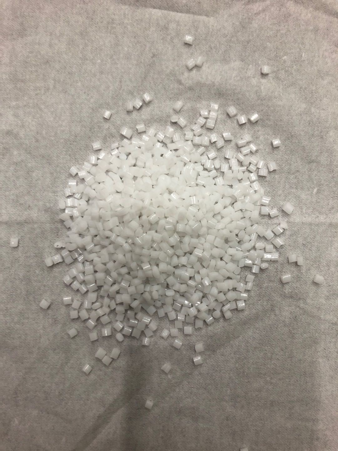 Yingtong Plastic White Transparent Small Particles Super High Pressure (Recycled material) Specification image